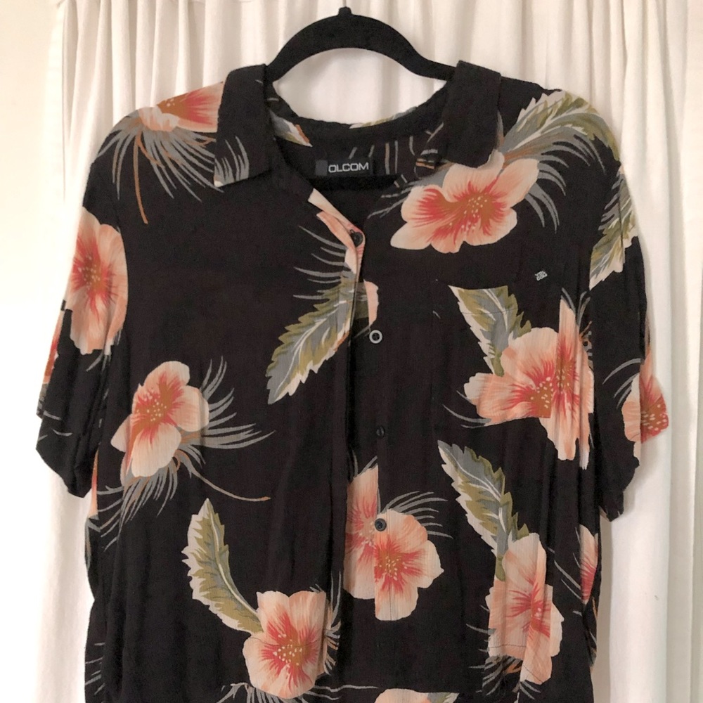 Airy tropical beach top